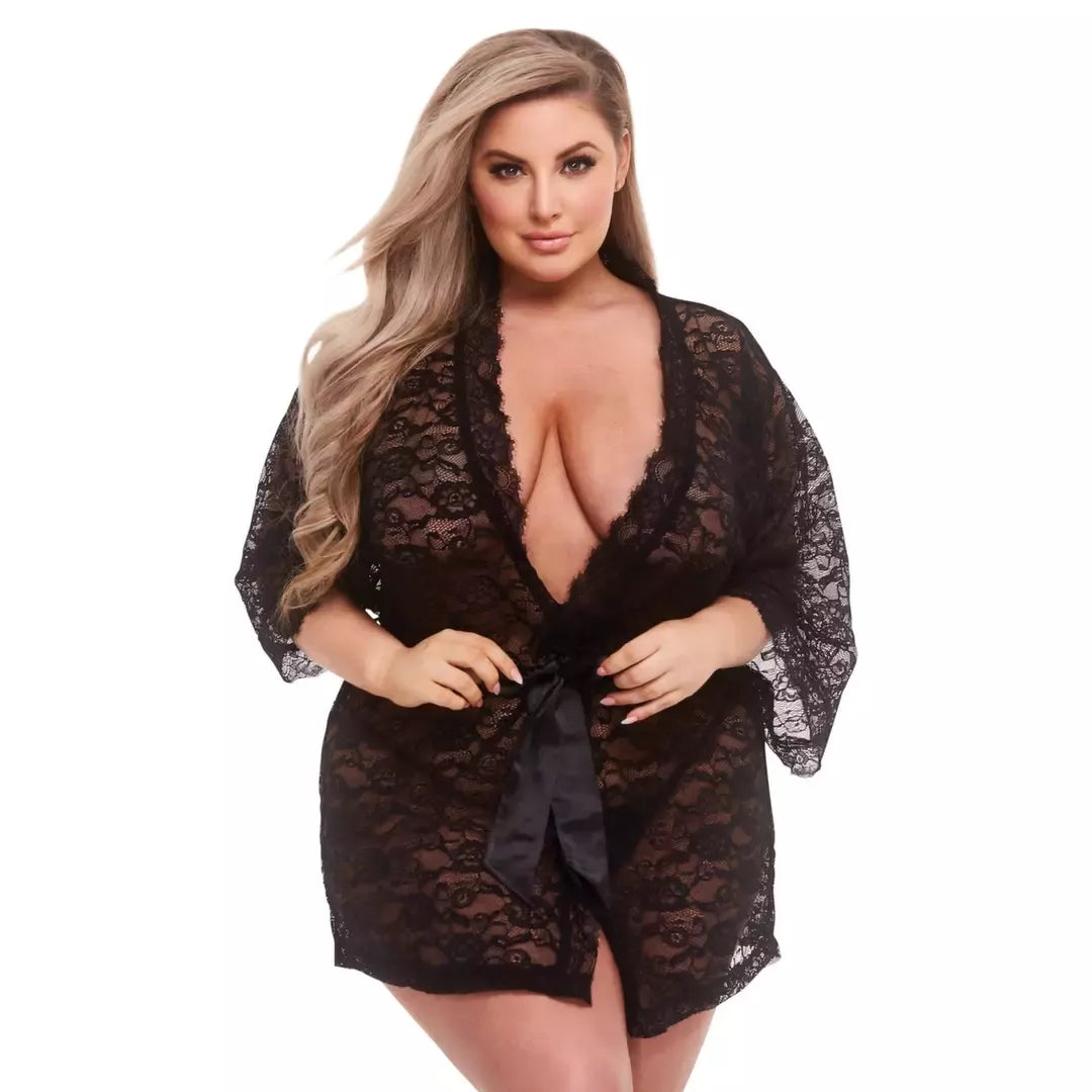 Baci Queen juodas atlasinis chalatas su nėriniais – elegantiškas didelio dydžio modelis
