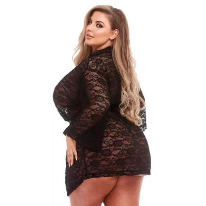 Baci Queen juodas atlasinis chalatas su nėriniais – elegantiškas didelio dydžio modelis