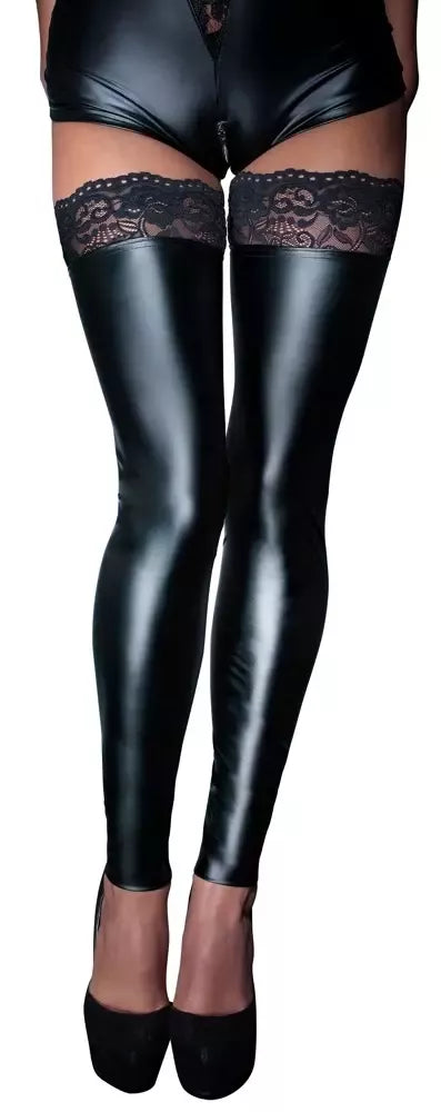 Cottelli Collection nėriniuotos „wet look“ kojinės XL juodos su silikonu