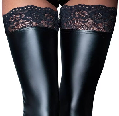 Cottelli Collection nėriniuotos „wet look“ kojinės XL juodos su silikonu