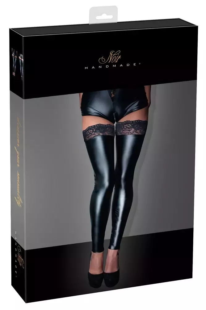 Cottelli Collection nėriniuotos „wet look“ kojinės XL juodos su silikonu