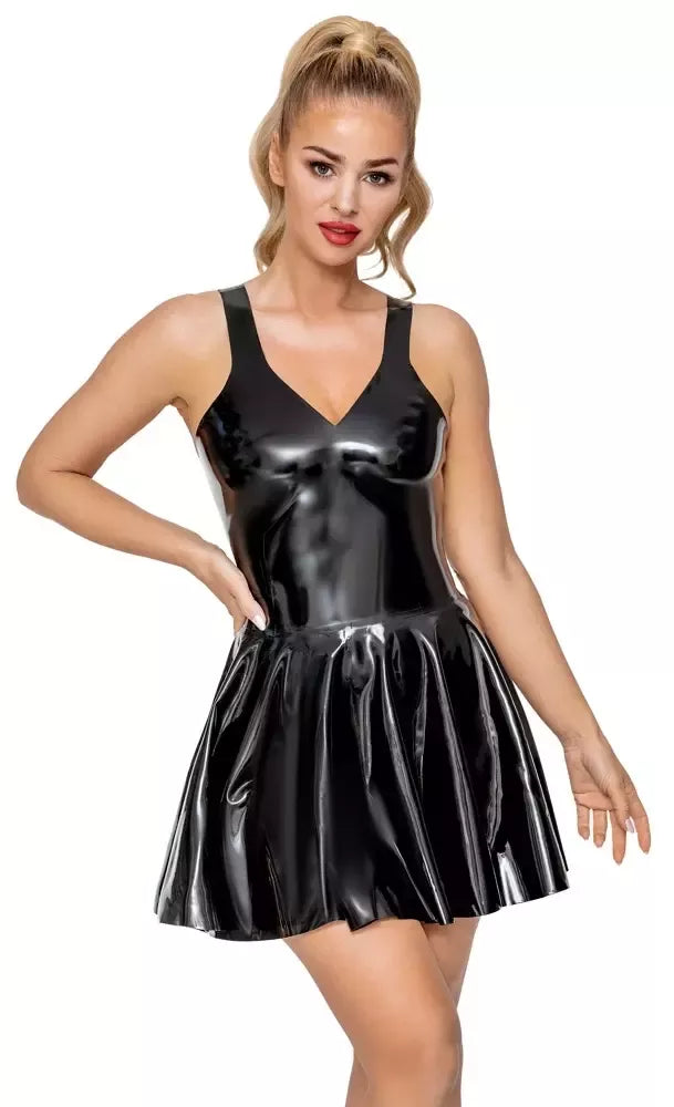 „LateX“ mini suknelė, juoda, M dydis – klasikinis platėjantis latekso stilius, M dydis