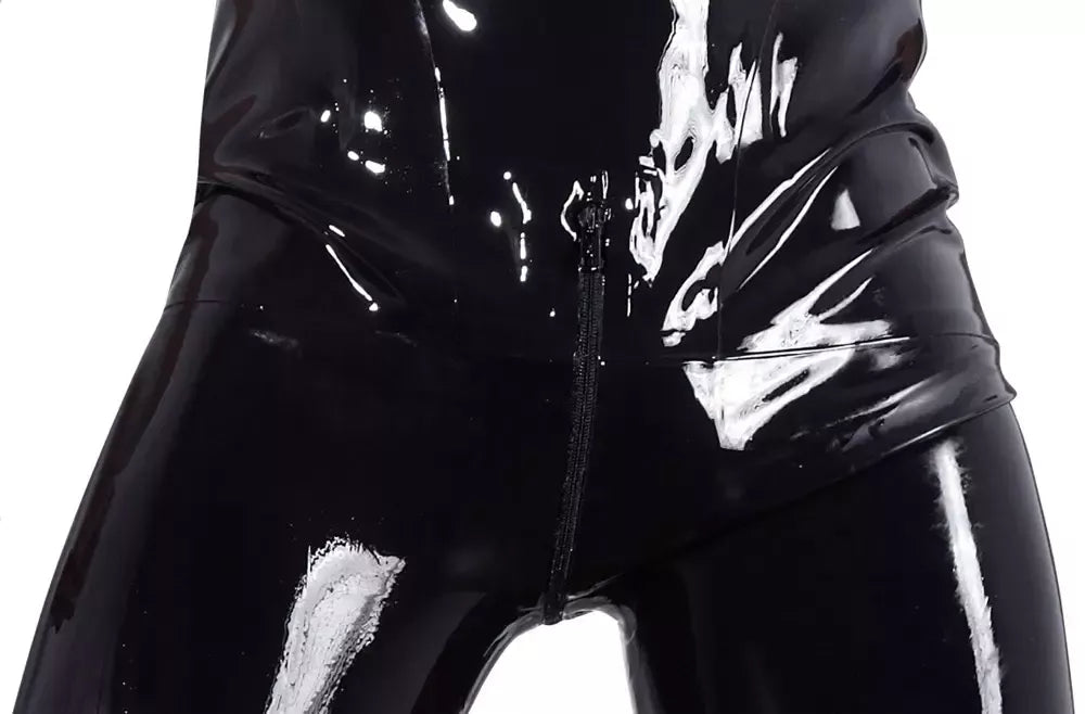 LateX vyriškas kombinezonas S – prigludęs natūralaus latekso drabužis su užtrauktuku