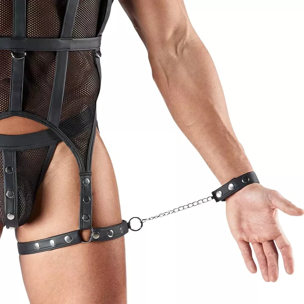 Svenjoyment Bondage Series XL tinklinio audinio komplektas su diržais ir rankogaliais, juodas